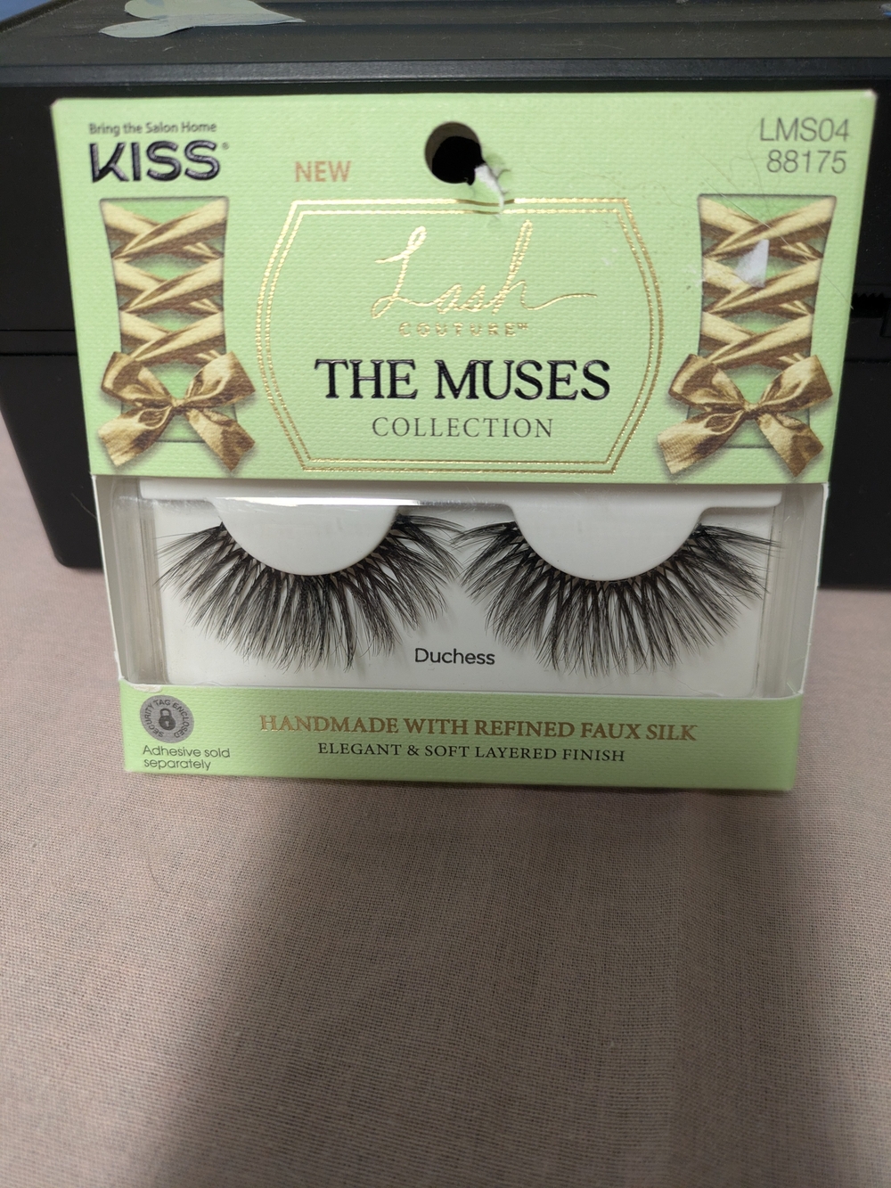 Kiss The Muses 'Duchess' False Eyelashes - Black New And Unopened